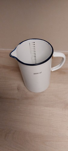 Alter emaille becher mit skala - becher,